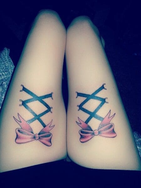 Upper Thigh Bow Inks