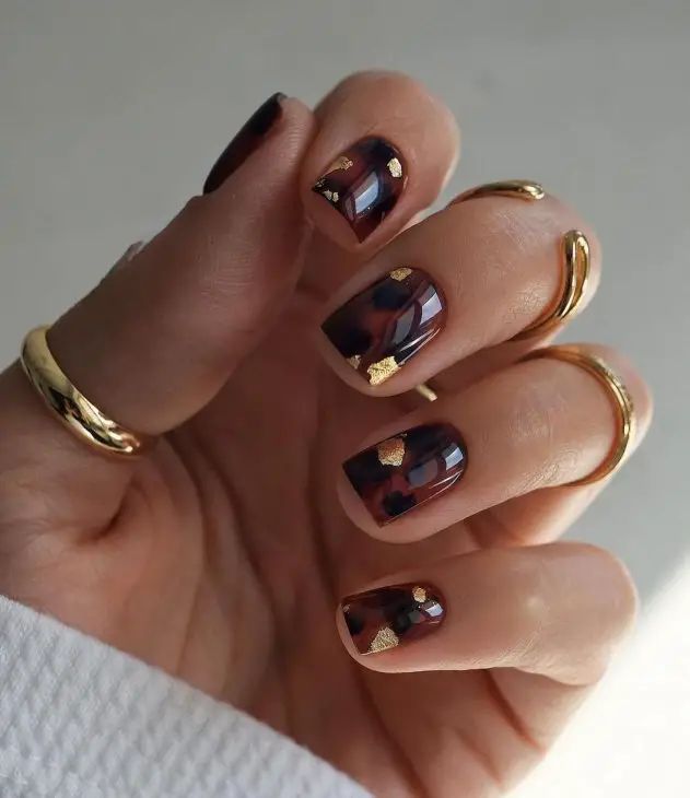 Warm Tone Short Nails With Gold Accents1