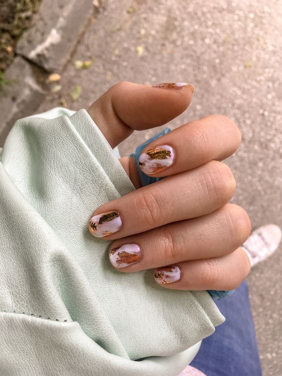 Warm Tone Short Nails With Gold Accents2