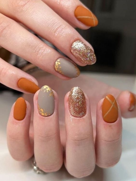 Warm Tone Short Nails With Gold Accents6