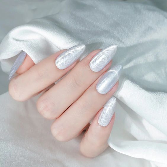 White Cat Eye Nails3