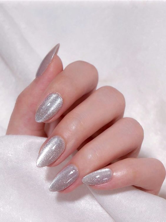 White Cat Eye Nails4