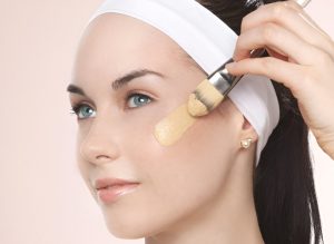 Cream Foundation: How to Apply It for a Flawless Base