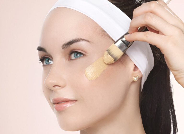 Cream Foundation: How to Apply It for a Flawless Base