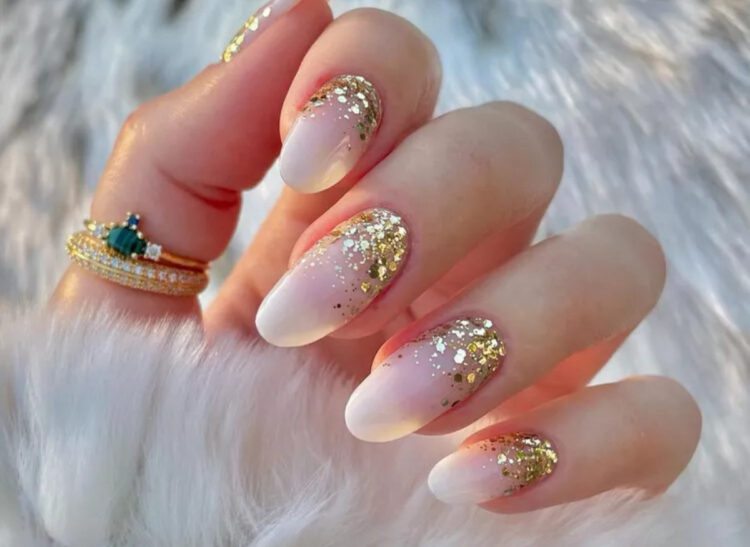 https://dubaiinfohub.com/ombre-glitter-nail-designs-to-shne-bright-like-a-diamond/