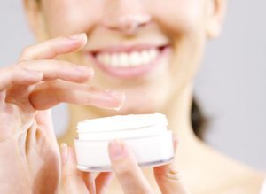 10 Easy And Cheap Homemade Moisturizers To Revive Dry Skin