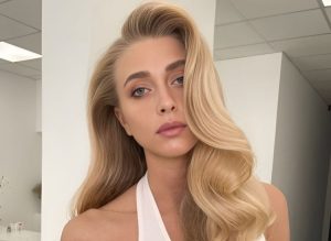50+ Fabulous Curly Blonde Hairstyles for All the Blondies