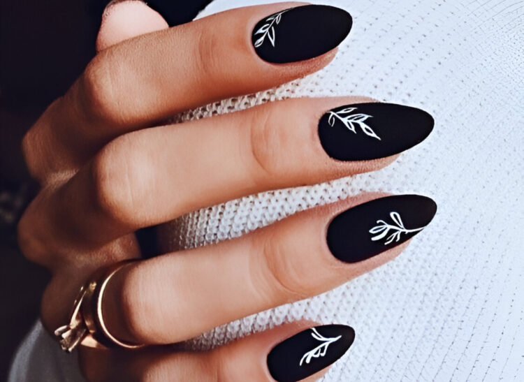 Gold New Year Nails