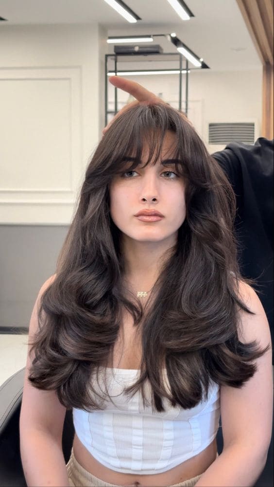 90s Layered Haircut With Bangs