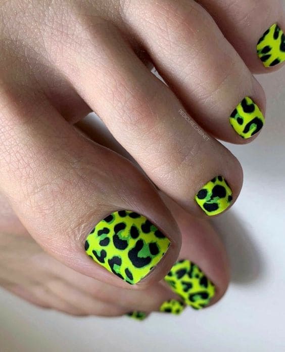 Animal Print Toe Nails