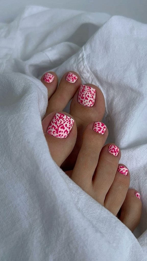 Animal Print Toe Nails
