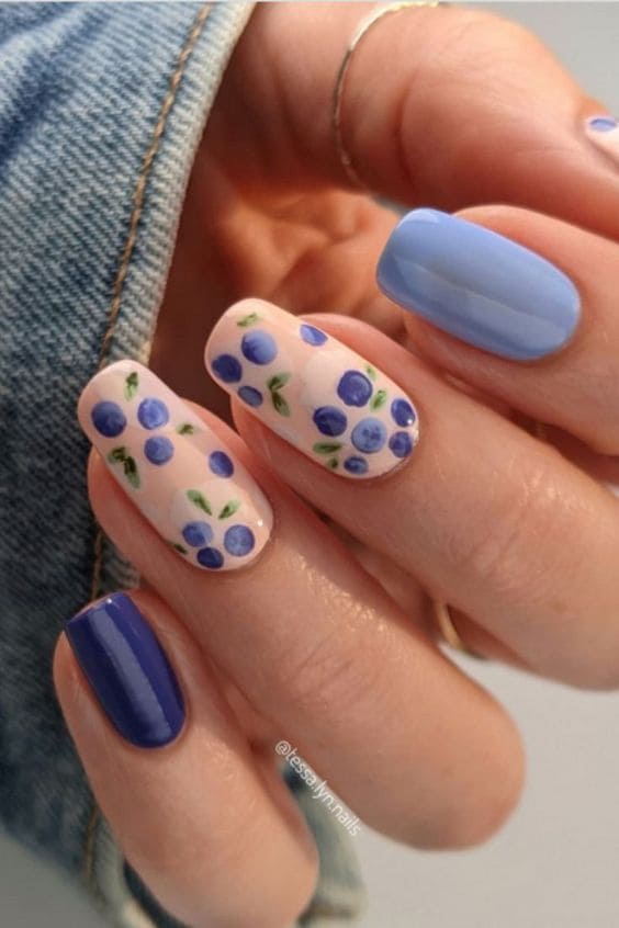 Blueberry Mani