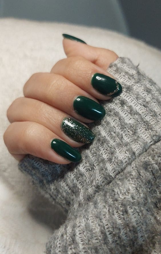 Calm Forest Green Nails