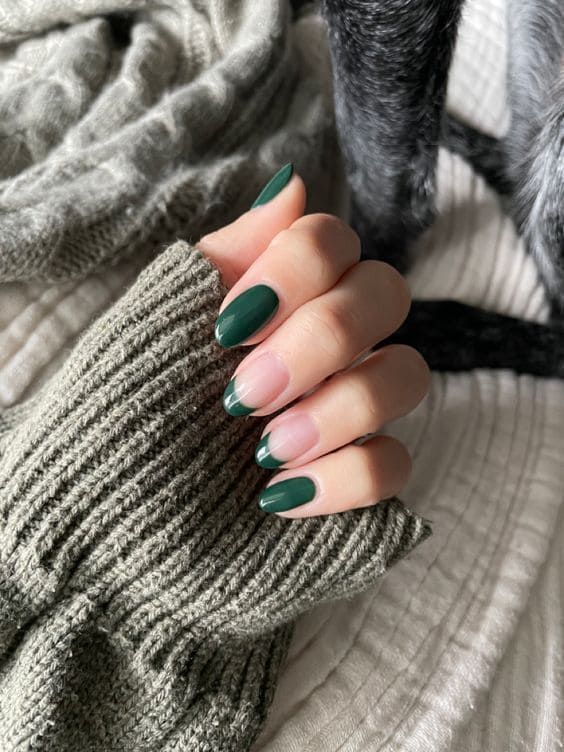 Calm Forest Green Nails