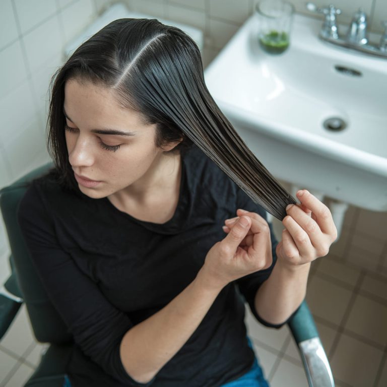 Castor Oil and Baking Soda Hair Growth Mask