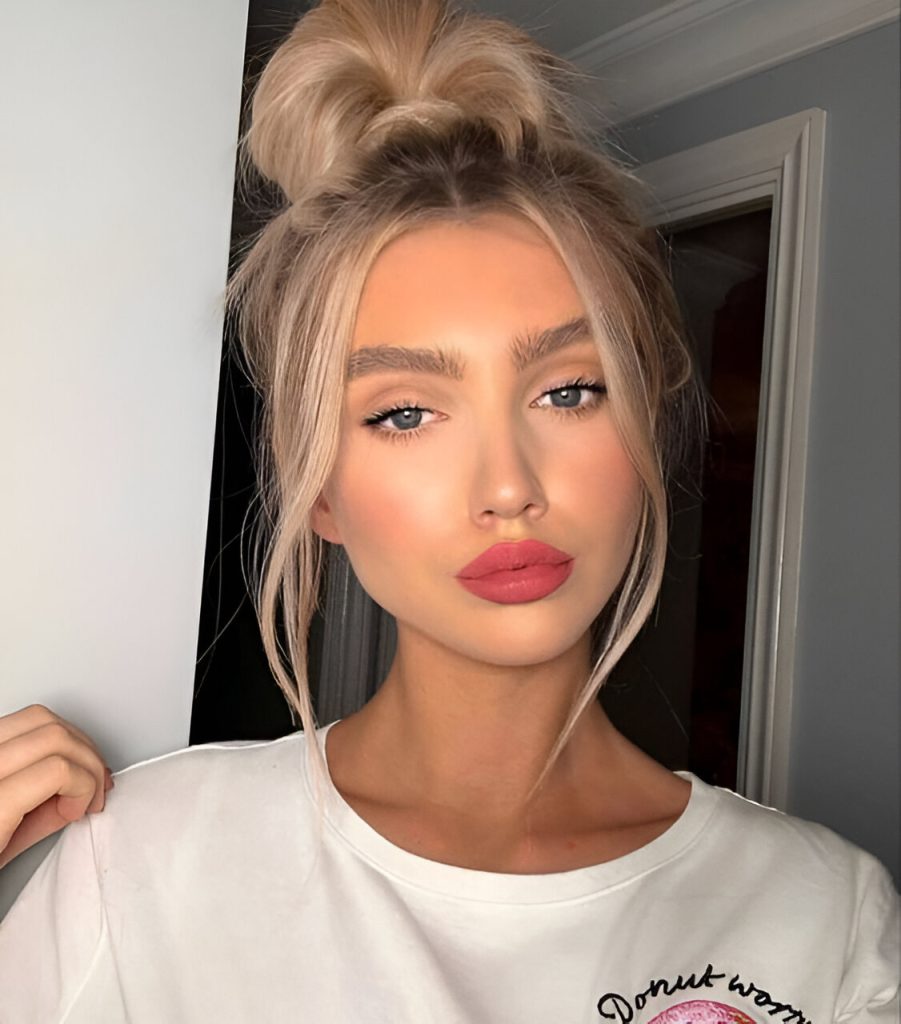  Casual Hairstyles With Messy Bun