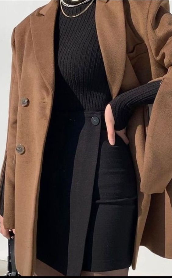 Casual-Smart Dark Academia Outfit