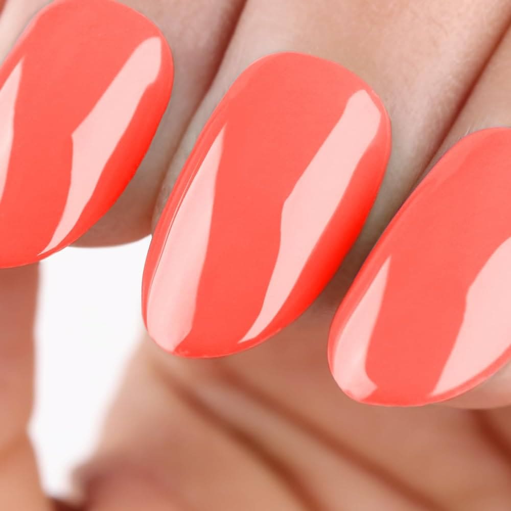  Charming Coral Manicure