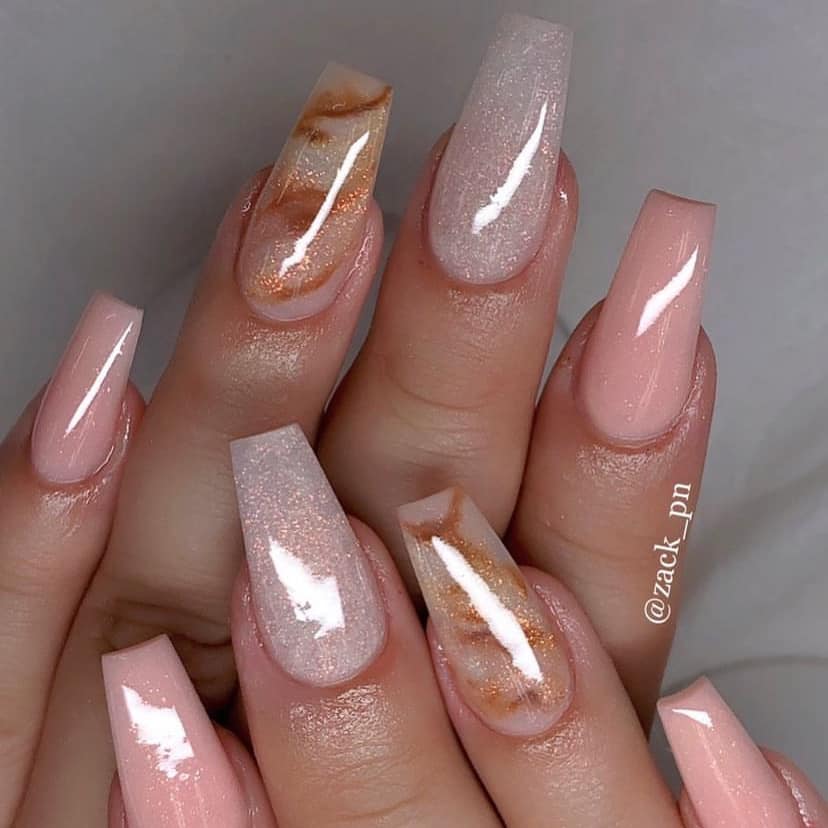 Charming Glitter Manicure