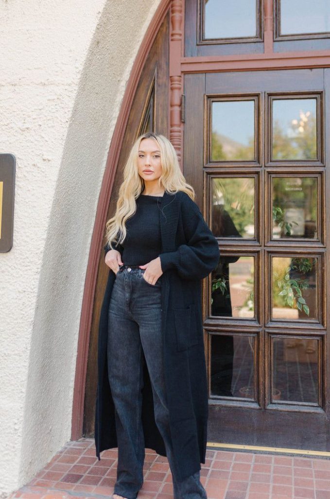  Chic All-Black Fall Outfit