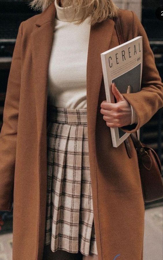 Classy Fall Outfit With A Pleated Skirt