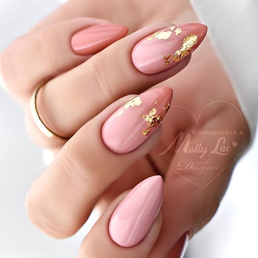  Classy Short Almond Nails