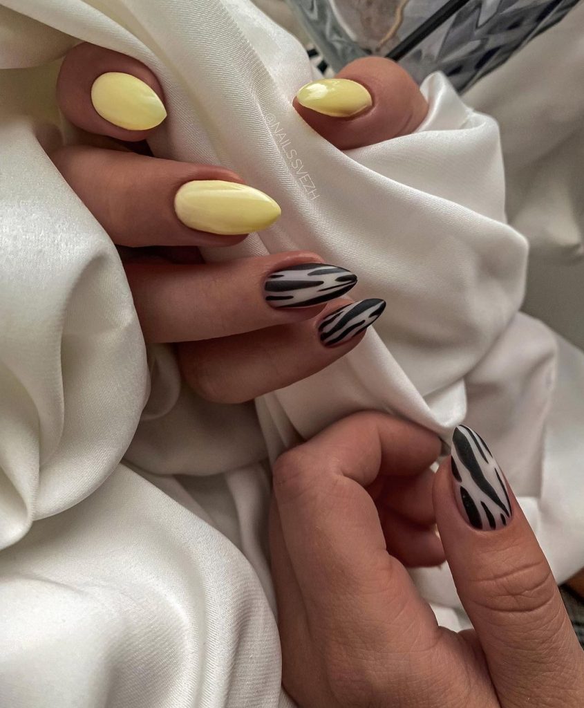  Classy Short Almond Nails