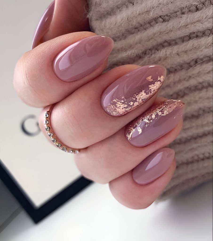  Classy Short Almond Nails