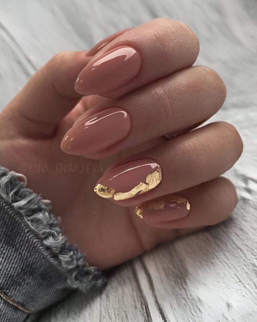  Classy Short Almond Nails
