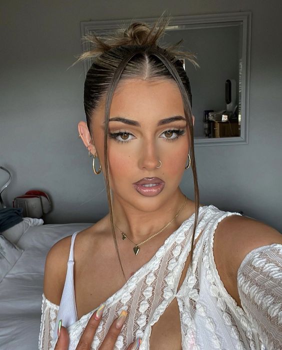 Clean Girl Bun Hairstyles