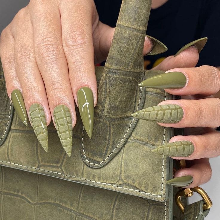 Croc Mani