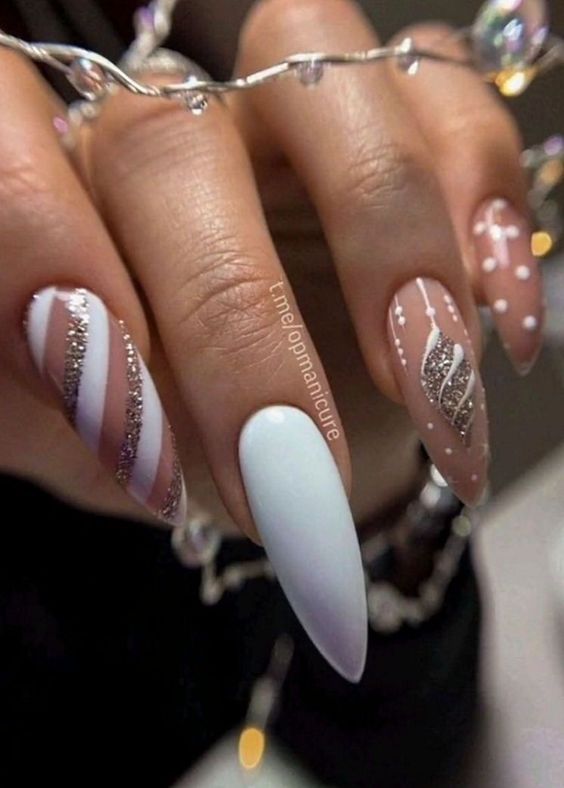  Cute White Christmas Nails