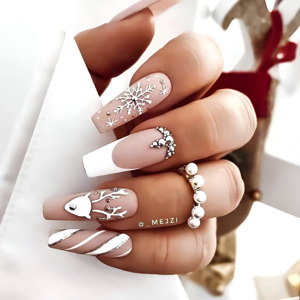  Cute White Christmas Nails