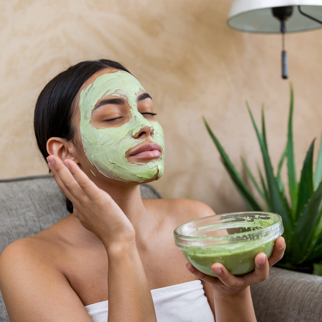 DIY Avocado and Aloe Vera Gel Skincare Remedies