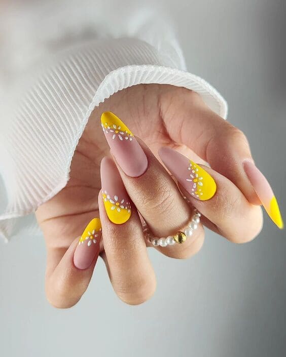 Delicate Fall Nail Art