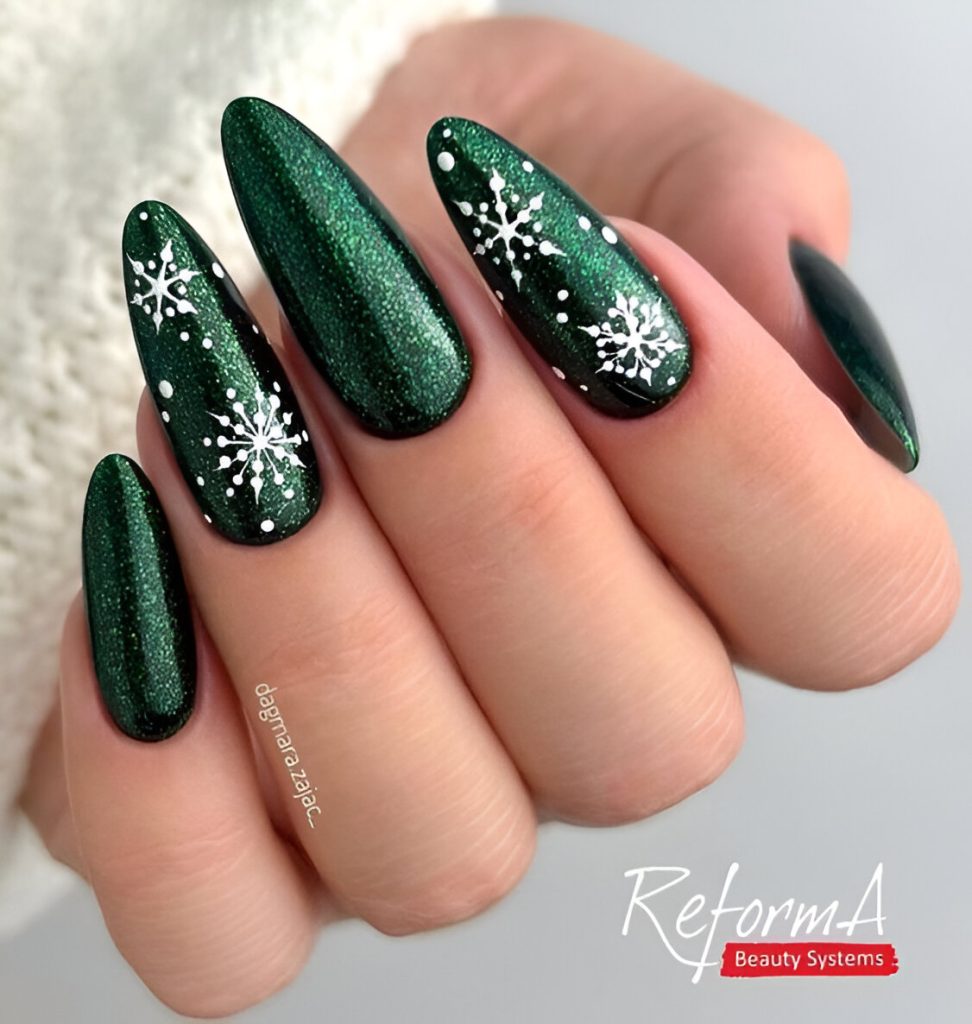  Easy Green Holiday Nails
