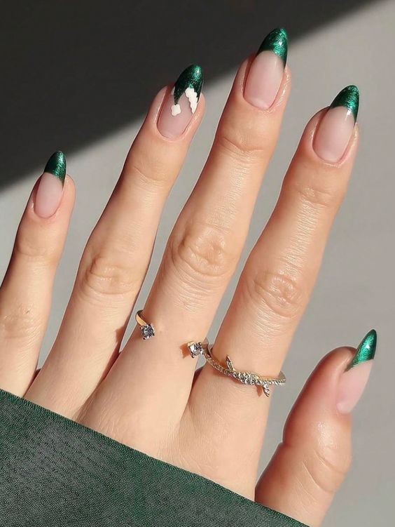  Easy Green Holiday Nails