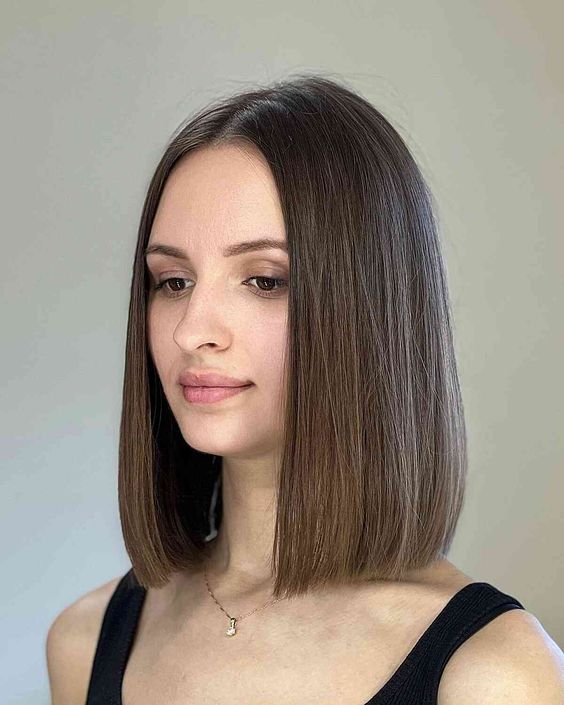  Easy Work Hairstyles: Straight Bob