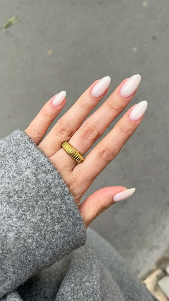 Elegant Milky Nails2
