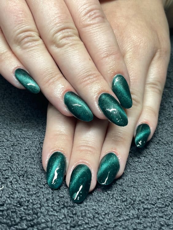 Emerald Cat Eye Nails