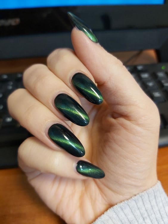 Emerald Cat Eye Nails