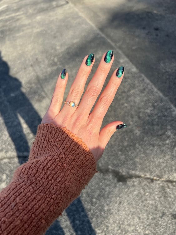 Emerald Cat Eye Nails