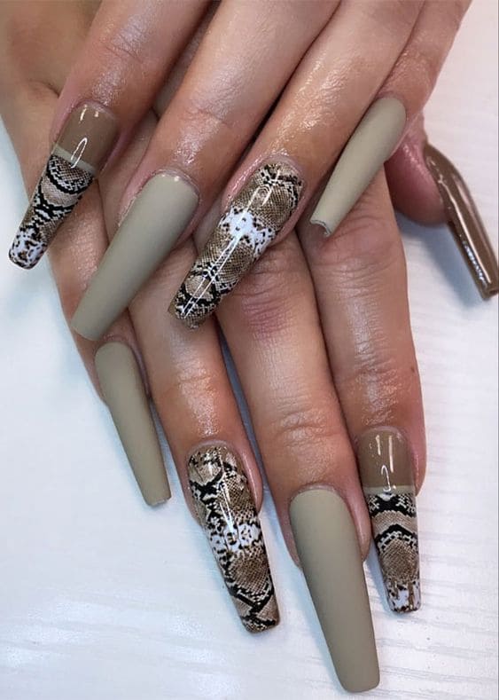  Enchanting Snakeskin Manicure