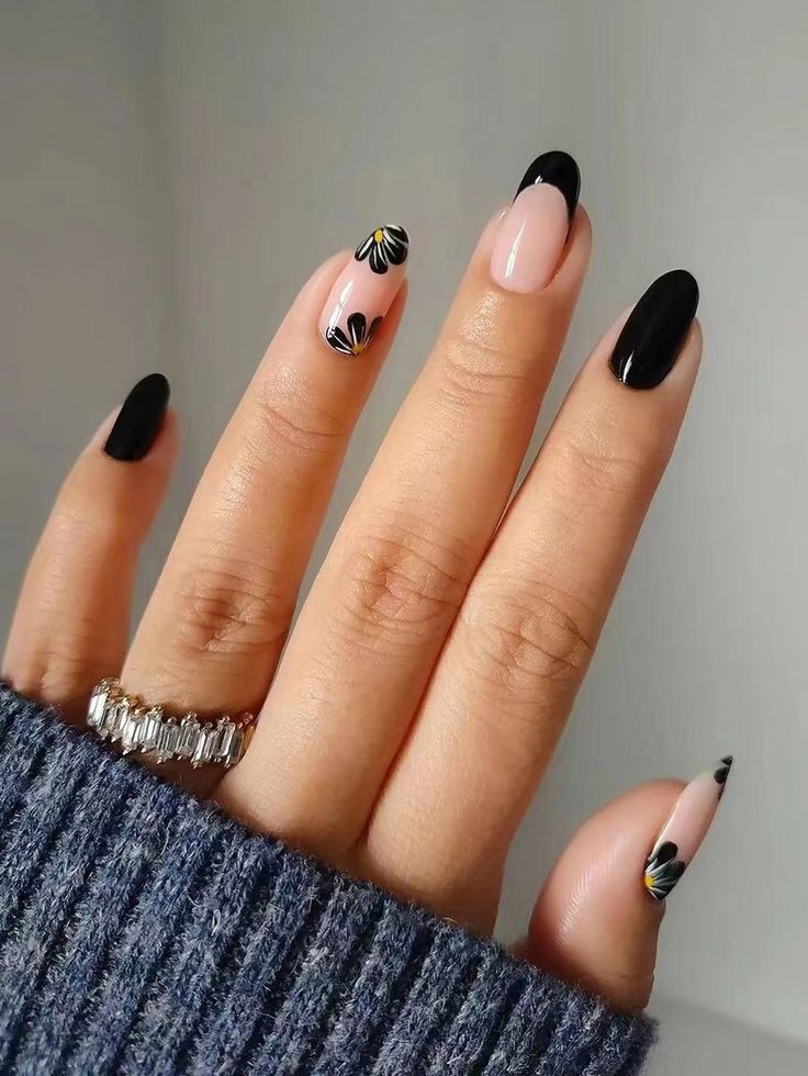  Floral Black Nail Ideas