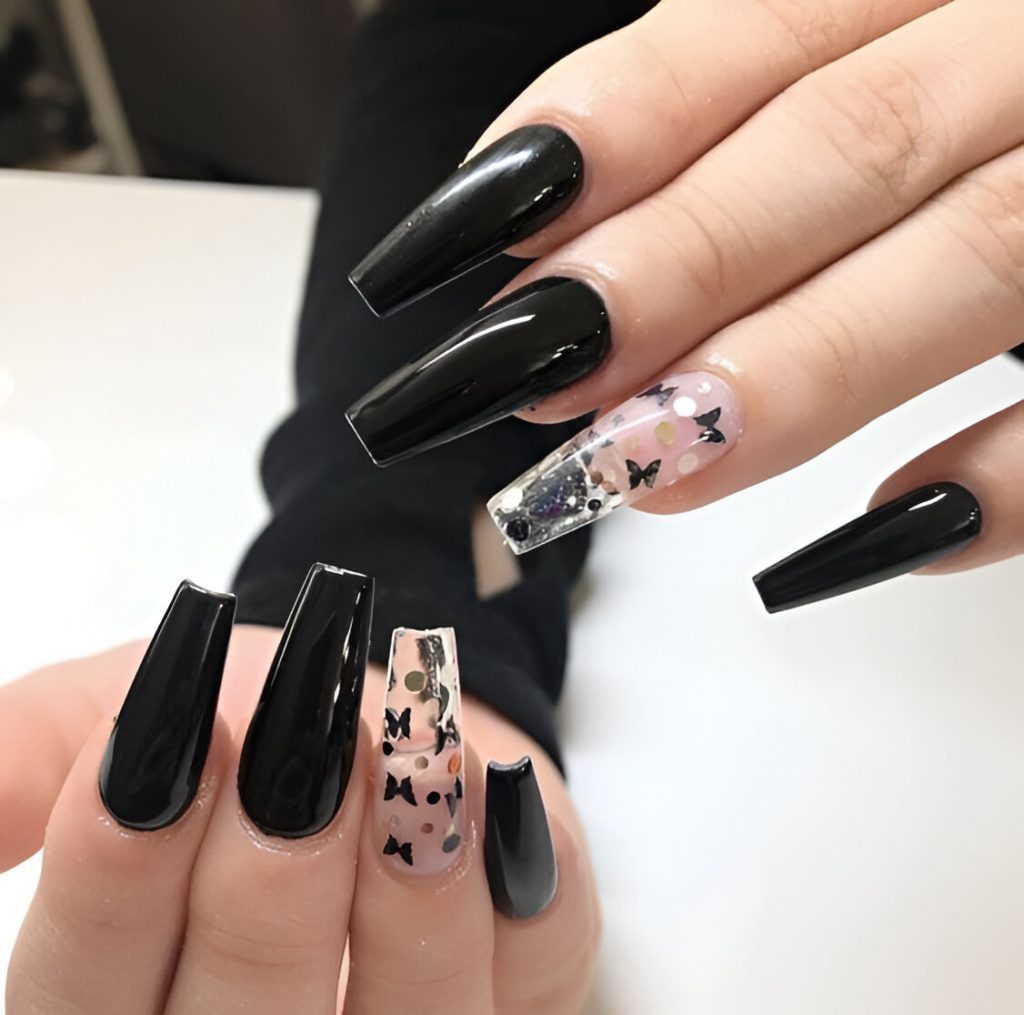  Floral Black Nail Ideas