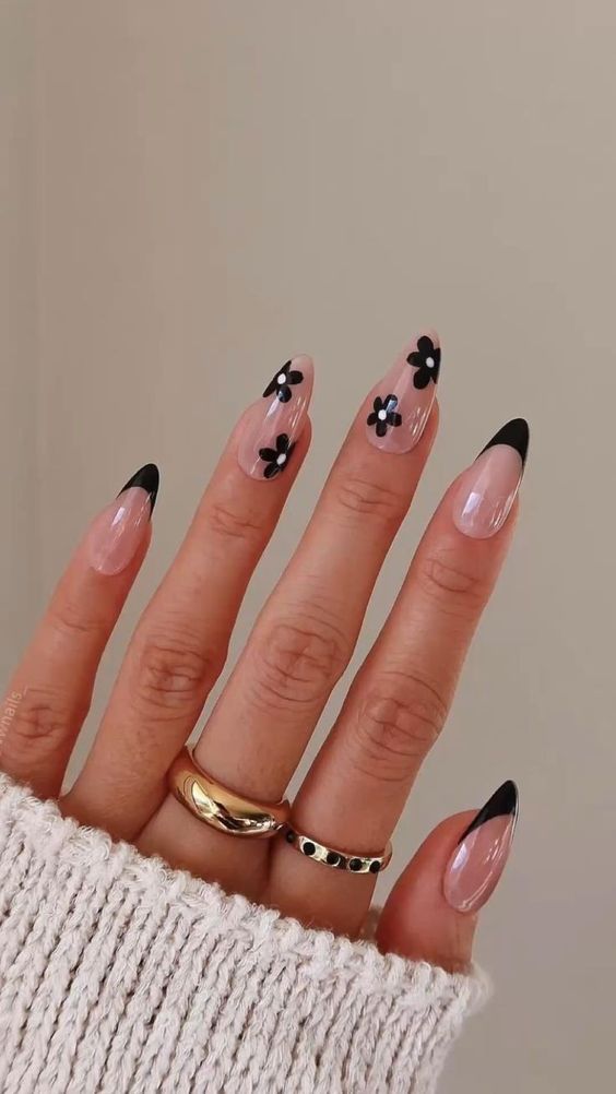  Floral Black Nail Ideas