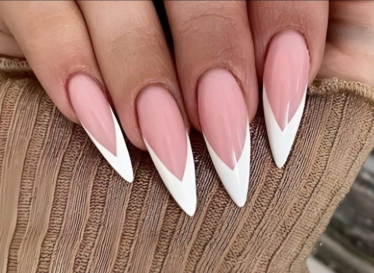 50 Chic French Tip Acrylic Nails Will Blow Your Mind