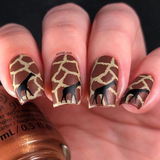  Giraffe Print Nail Art