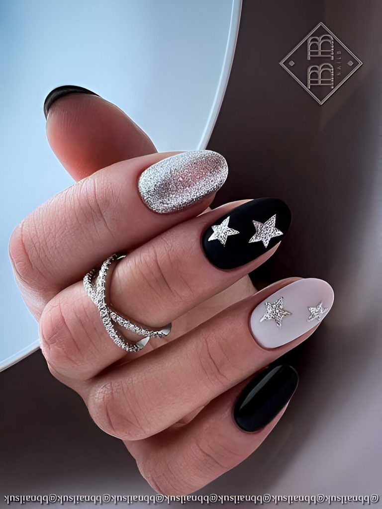 Glam Black Nails