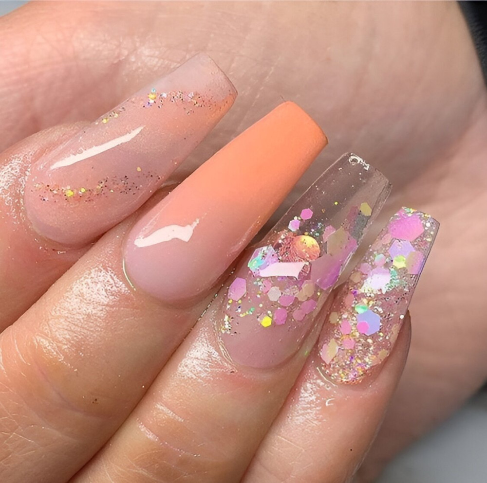  Glittered Clear Acrylic Nails